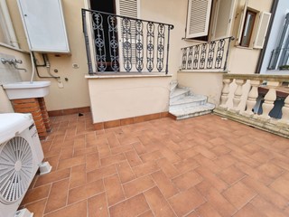 Appartamento in Affitto a Viareggio, 4'000&euro;, 120 m², arredato