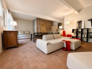 Loft in Vendita a Camaiore, zona Lombrici, 340'000&euro;, 70 m², arredato