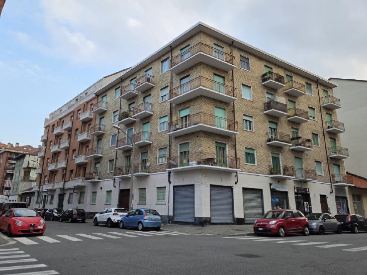 Bilocale in Vendita a Torino, 60'000&euro;, 51 m²