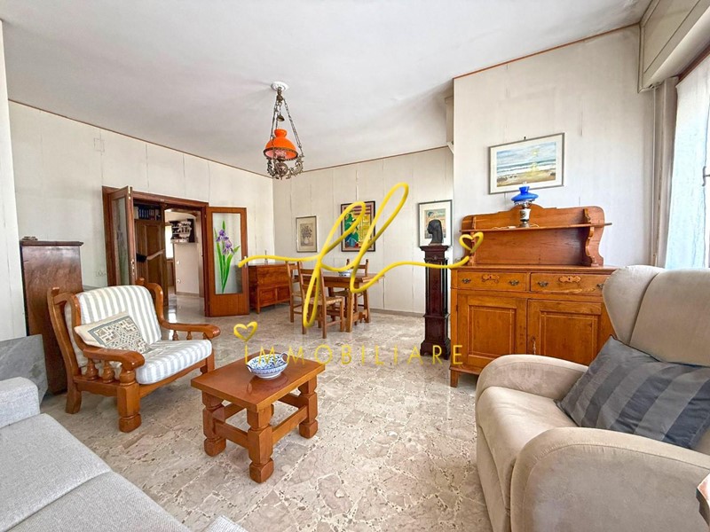 Appartamento in Vendita a Cecina, 200'000&euro;, 135 m²