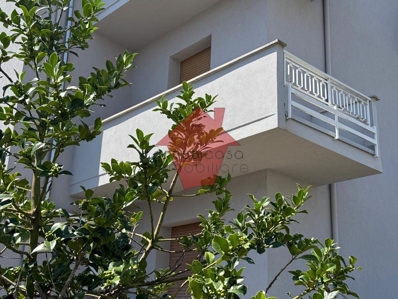 Appartamento in Vendita a Empoli, 270'000&euro;, 100 m², con Box