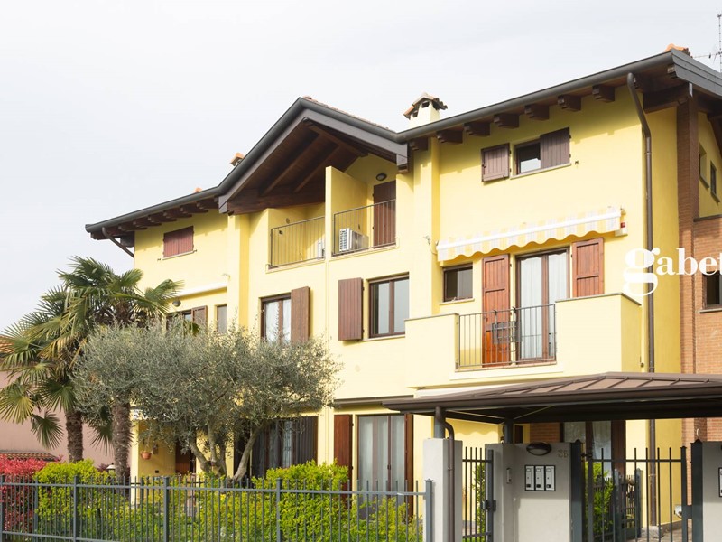 Trilocale in Vendita a Verderio, 165'000&euro;, 83 m²