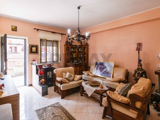 Trilocale in Vendita a Aci Catena, 79'000&euro;, 82 m²