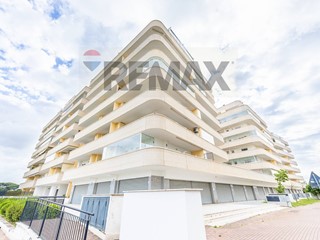Trilocale in Vendita a Roma, 329'000&euro;, 82 m²