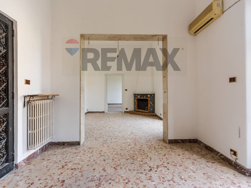 Appartamento in Vendita a Catania, 520'000&euro;, 332 m²