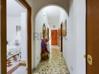 Trilocale in Vendita a Roma, 225'000&euro;, 90 m²