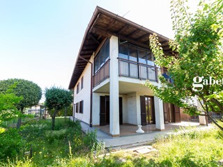 Quadrilocale in Affitto a Oggiona con Santo Stefano, 1'200&euro;, 128 m²