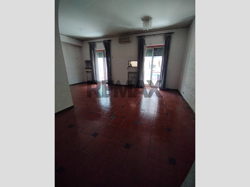Appartamento in Vendita a Catania, 240'000&euro;, 160 m²
