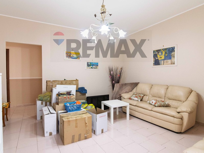 Appartamento in Vendita a Gravina di Catania, 128'000&euro;, 140 m²