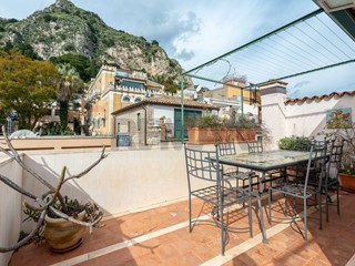 Appartamento in Vendita a Taormina, 1'650'000&euro;, 175 m²