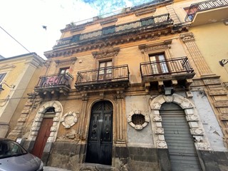 Appartamento in Vendita a Francofonte, 150'000&euro;, 255 m²