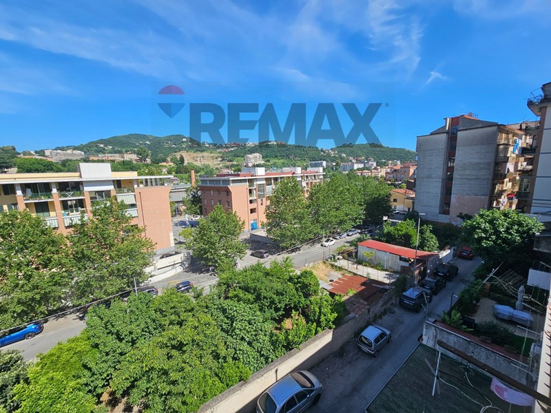 Trilocale in Vendita a Salerno, 158'000&euro;, 70 m²