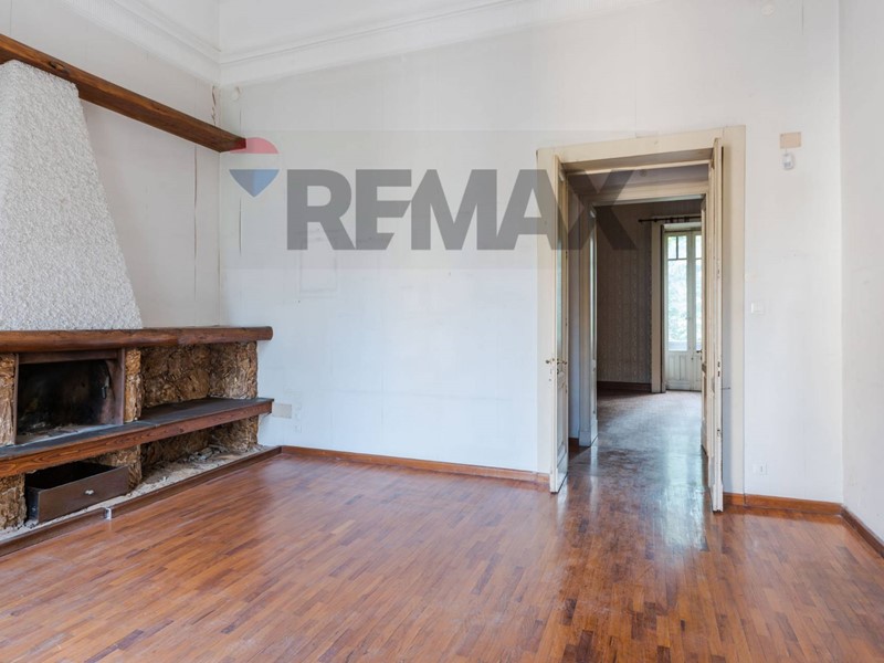Appartamento in Vendita a Catania, 475'000&euro;, 332 m²
