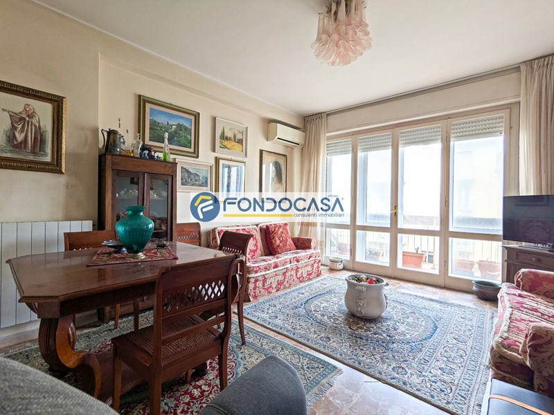 Quadrilocale in Vendita a Camaiore, 385'000&euro;, 100 m²