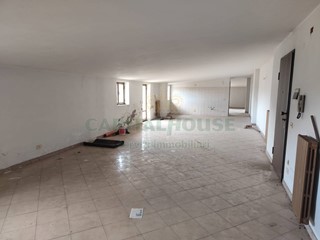 Trilocale in Vendita a Mercato San Severino, 120'000&euro;, 125 m²