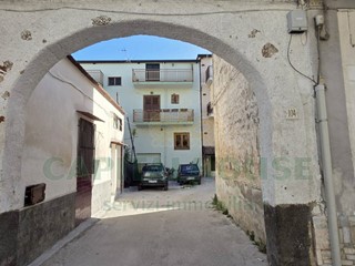 Appartamento in Vendita a Saviano, 75'000&euro;, 120 m²