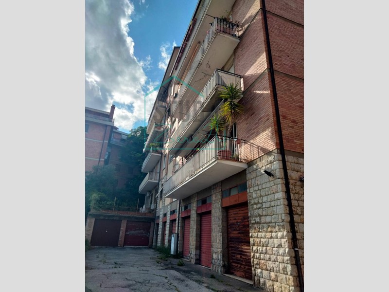 Trilocale in Vendita a Perugia, 125'000&euro;, 100 m²