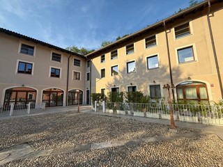 Bilocale in Vendita a Carate Brianza, 169'000&euro;, 55 m²