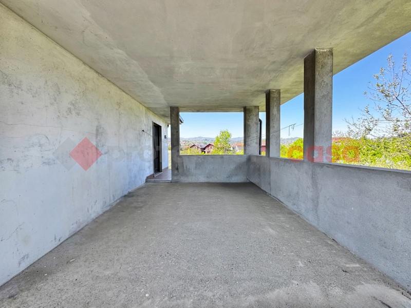 Trilocale in Vendita a Oleggio Castello, 160'000&euro;, 100 m², con Box