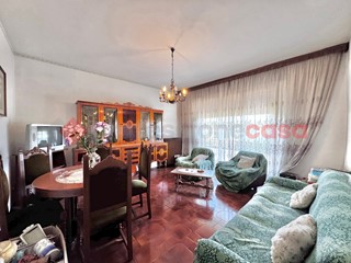 Trilocale in Vendita a Oleggio Castello, 160'000&euro;, 100 m², con Box