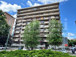 Quadrilocale in Vendita a Torino, 265'000&euro;, 110 m², con Box