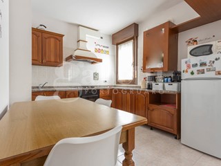 Trilocale in Vendita a Portogruaro, 150'000&euro;, 75 m², con Box