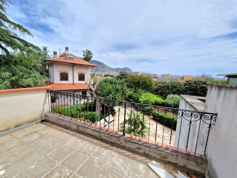 Quadrilocale in Vendita a Palermo, 230'000&euro;, 120 m²