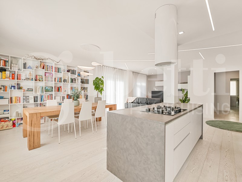 Quadrilocale in Vendita a Venezia, 259'000&euro;, 112 m², con Box