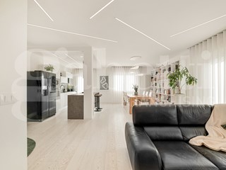 Quadrilocale in Vendita a Venezia, 259'000&euro;, 112 m², con Box