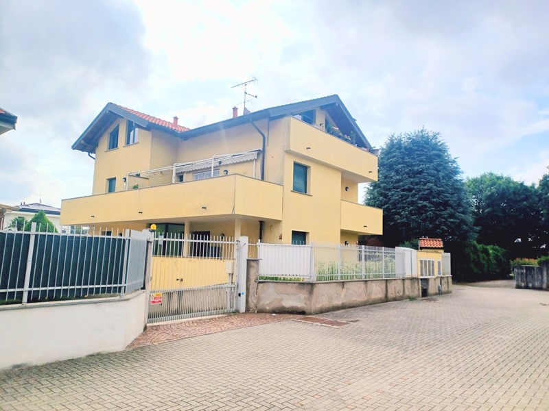 Trilocale in Vendita a Inveruno, 169'000&euro;, 78 m², arredato