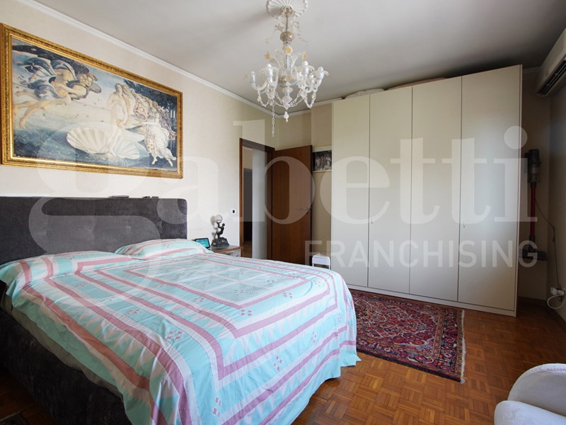 Appartamento in Vendita a Venezia, 210'000&euro;, 120 m², arredato, con Box