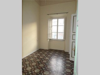 Appartamento in Affitto a Lucca, zona Centro storico, 1'200&euro;, 140 m²