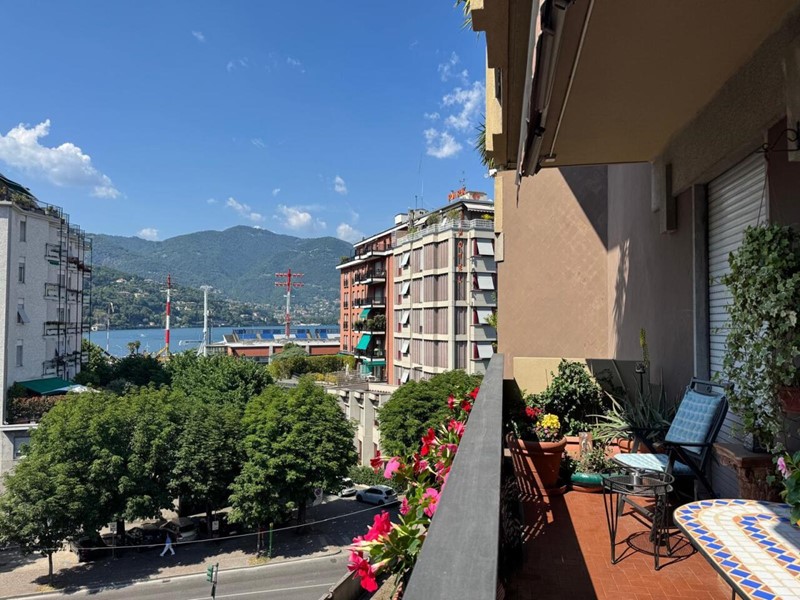 Bilocale in Vendita a Como, 380'000&euro;, 106 m², con Box