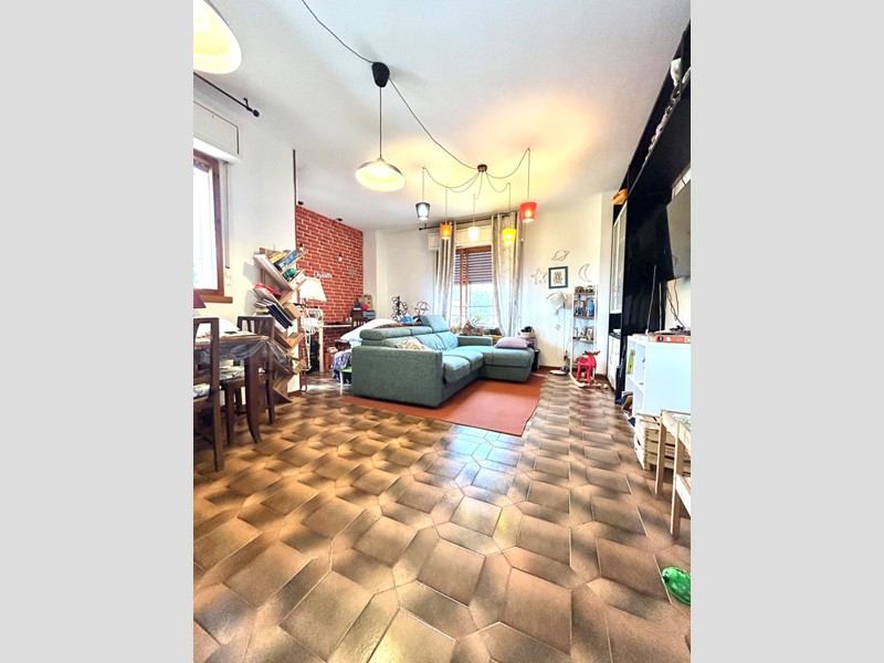 Appartamento in Vendita a Castelnuovo Magra, 139'000&euro;, 101 m²