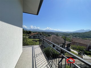 Appartamento in Vendita a Podenzana, 230'000&euro;, 156 m²