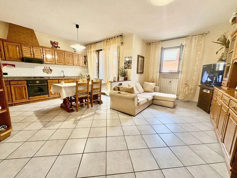 Trilocale in Vendita a Castelfiorentino, 195'000&euro;, 70 m², con Box
