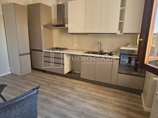 Quadrilocale in Affitto a Pisa, 1'000&euro;, 110 m², arredato