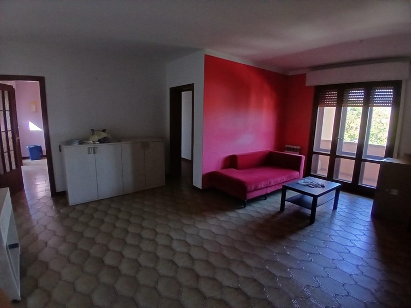 Appartamento in Vendita a Vecchiano, 150'000&euro;, 100 m², con Box