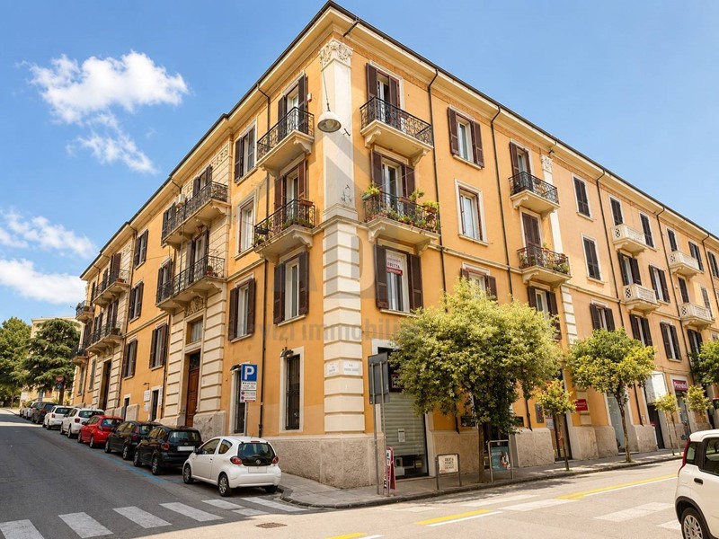 Appartamento in Vendita a Cosenza, 229'000&euro;, 175 m²