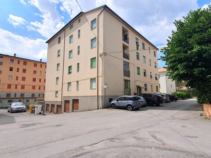 Quadrilocale in Vendita a Fabriano, 55'000&euro;, 85 m²