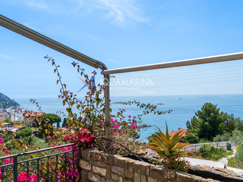 Quadrilocale in Vendita a Ospedaletti, 285'000&euro;, 130 m²