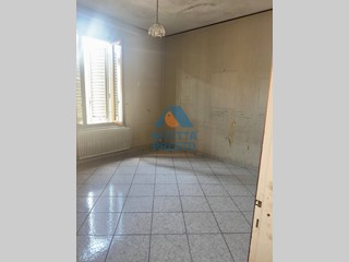 Appartamento in Vendita a Cerreto Guidi, 110'000&euro;, 180 m²