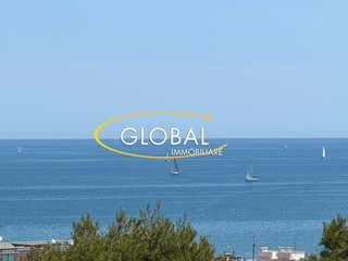 Trilocale in Vendita a Ancona, 175'000&euro;, 87 m²