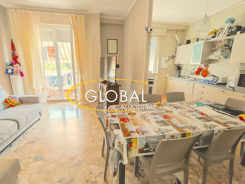 Trilocale in Vendita a Ancona, 158'000&euro;, 97 m²