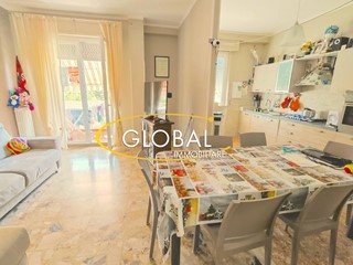 Trilocale in Vendita a Ancona, 158'000&euro;, 97 m²