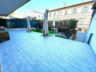 Appartamento in Affitto a Porto San Giorgio, 1'200&euro;, 97 m²