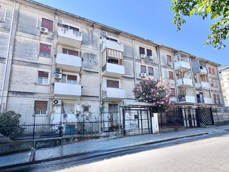 Quadrilocale in Vendita a Palermo, 83'000&euro;, 100 m²
