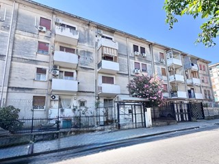 Quadrilocale in Vendita a Palermo, 83'000&euro;, 100 m²