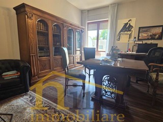Appartamento in Vendita a Pescara, 380'000&euro;, 206 m²