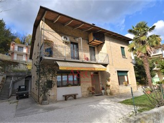 Appartamento in Vendita a Amandola, 185'000&euro;, 180 m²